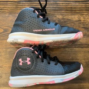Under Armour Basketball shoes 2.5 Youth